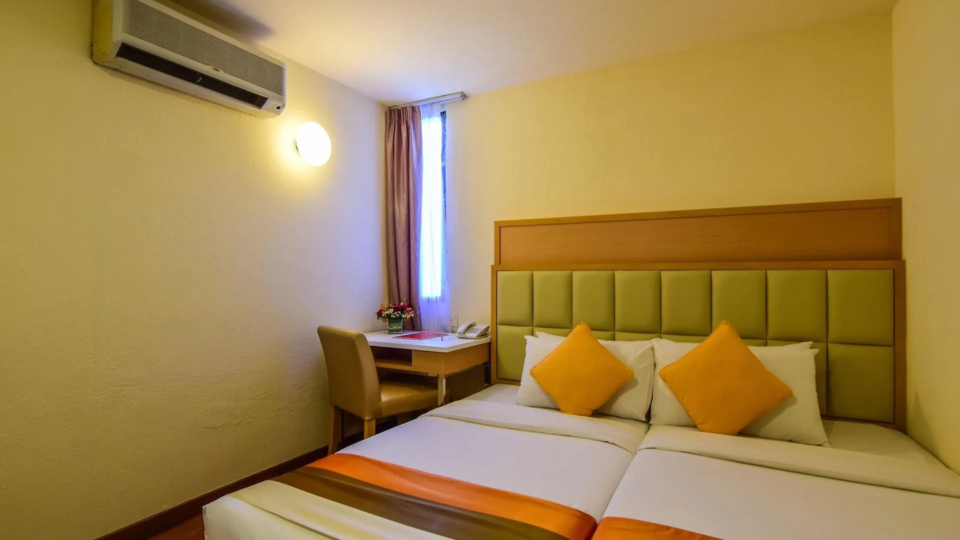 Hotel Sentral Seaview @ ​Beachfront Tanjung Bungah  3*, Tanjung Bungah (Penang)