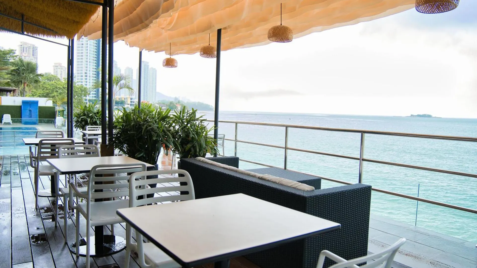 Hotel Sentral Seaview @ ​Beachfront Tanjung Bungah  Tanjung Bungah (Penang)