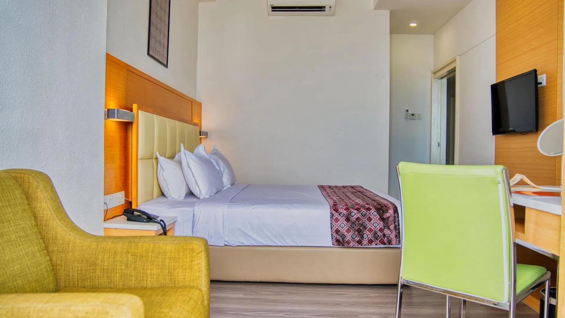 Hotel Sentral Seaview @ ​Beachfront Tanjung Bungah  Tanjung Bungah (Penang)