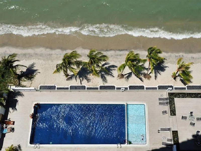 Hotel Sentral Seaview @ ​Beachfront Tanjung Bungah  3*, Tanjung Bungah (Penang)