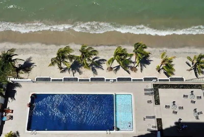 Hotel Sentral Seaview @ ​Beachfront Tanjung Bungah