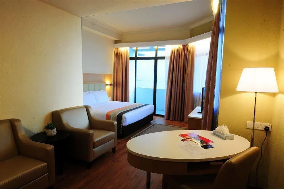 Hotel Sentral Seaview @ ​Beachfront Tanjung Bungah