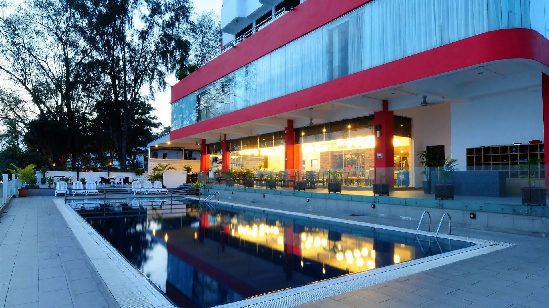 Hotel Sentral Seaview @ ​Beachfront Tanjung Bungah  3*, Tanjung Bungah (Penang)