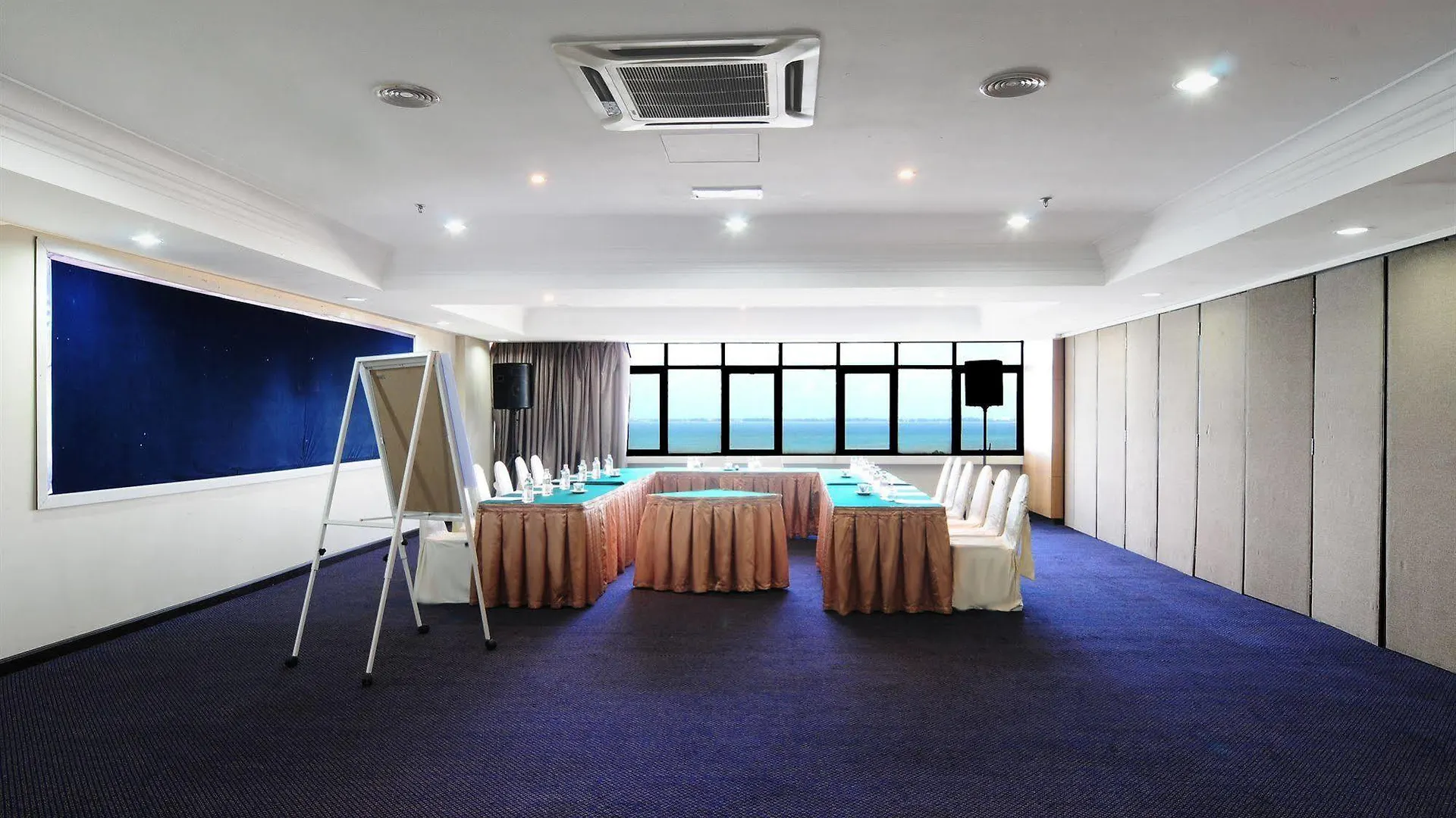 Hotel Sentral Seaview @ ​Beachfront Tanjung Bungah  3*, Tanjung Bungah (Penang)