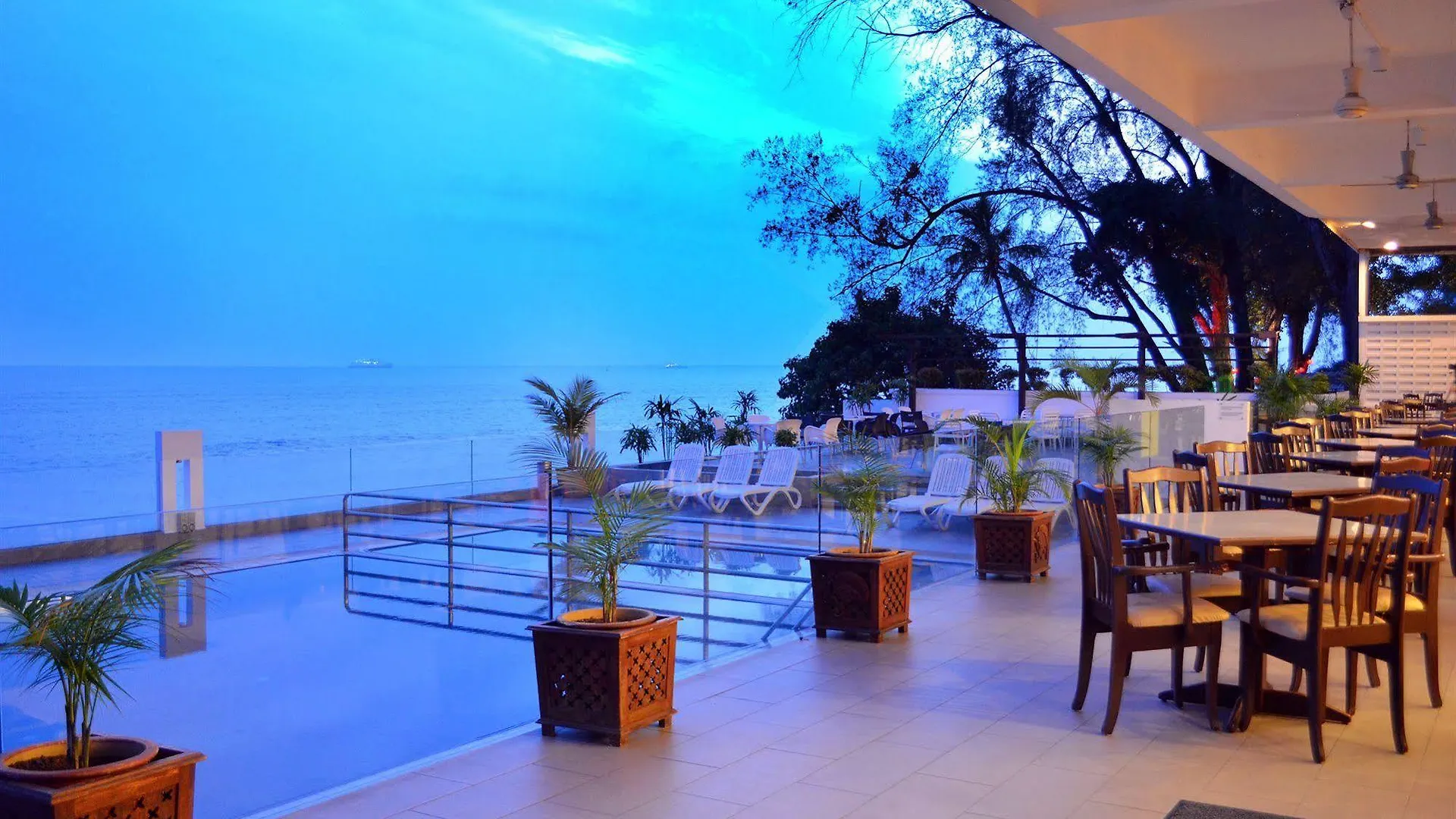 Hotel Sentral Seaview @ ​Beachfront Tanjung Bungah   Tanjung Bungah (Penang)