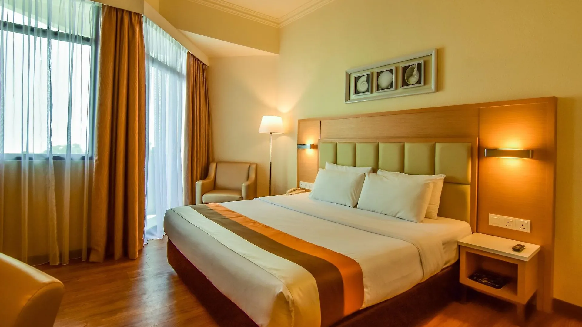 Hotel Sentral Seaview @ ​Beachfront Tanjung Bungah  Maleisië