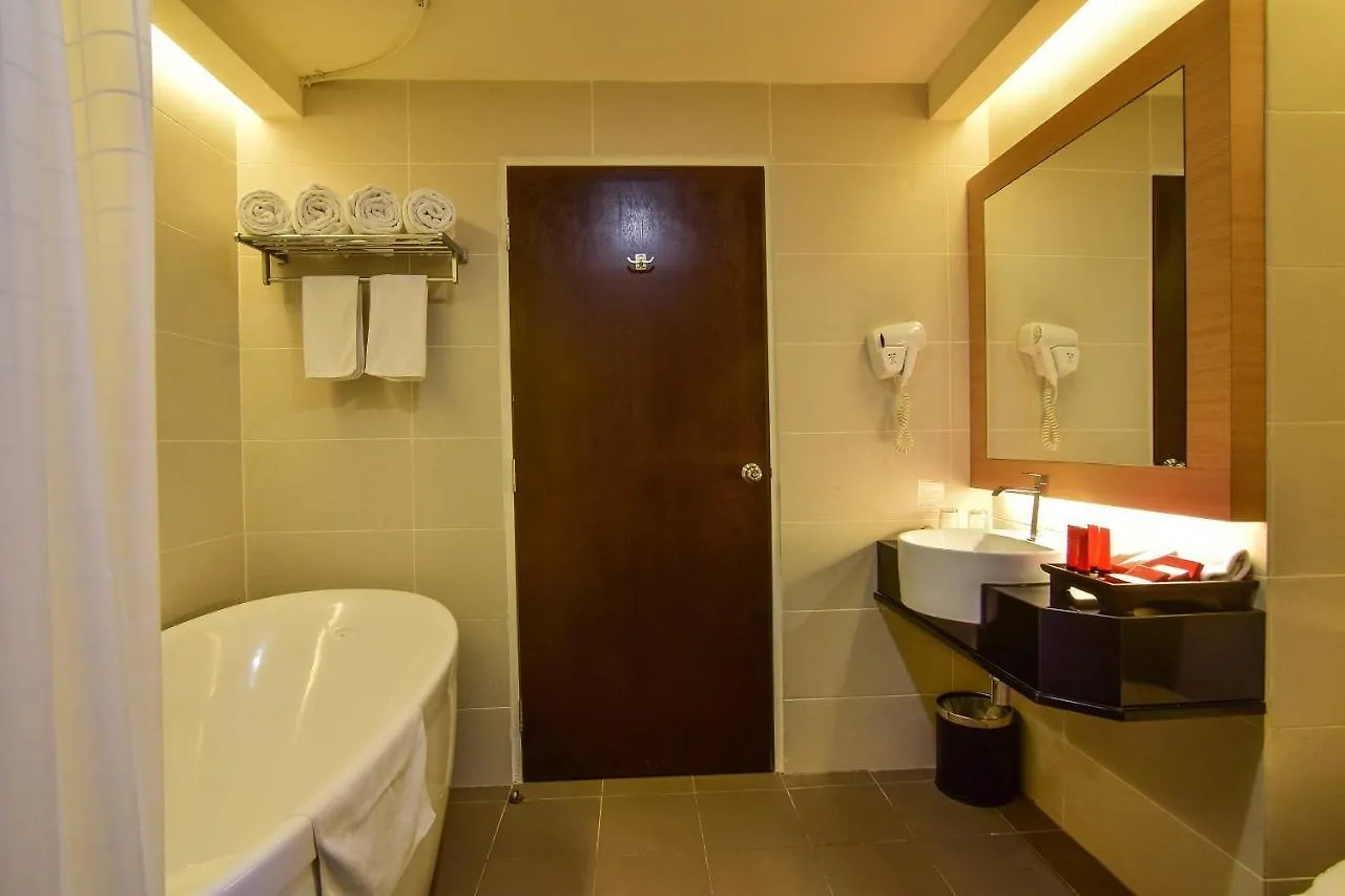 Hotel Sentral Seaview @ ​Beachfront Tanjung Bungah  3*, Tanjung Bungah (Penang) Maleisië