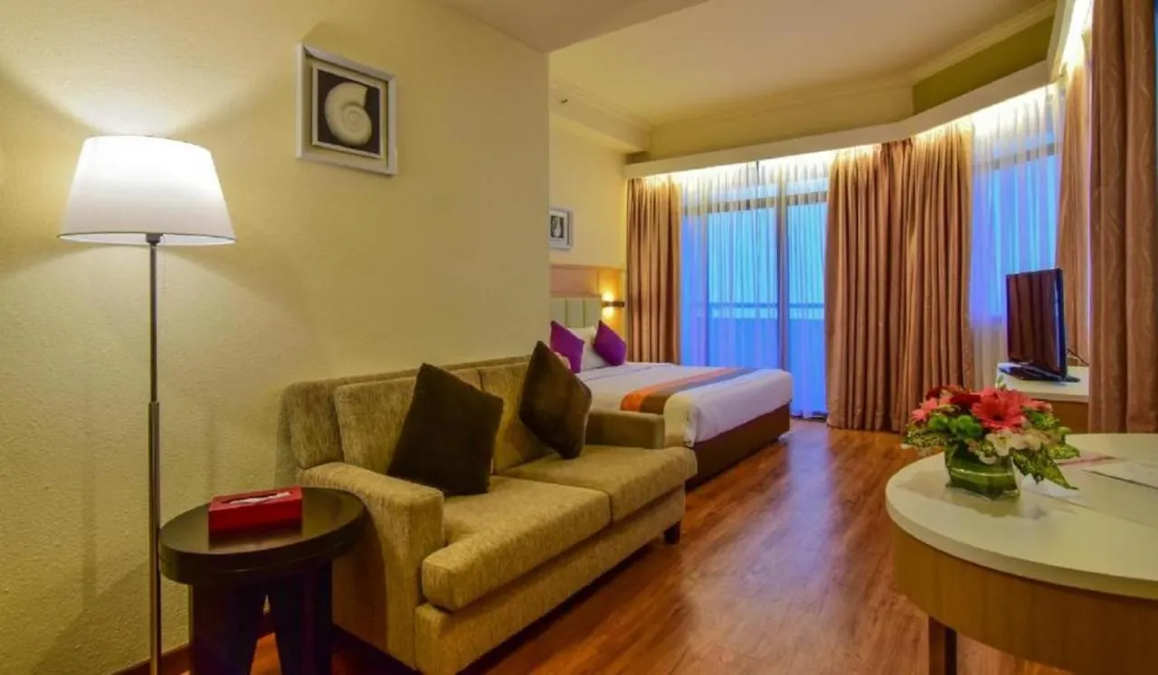 Hotel Sentral Seaview @ ​Beachfront Tanjung Bungah