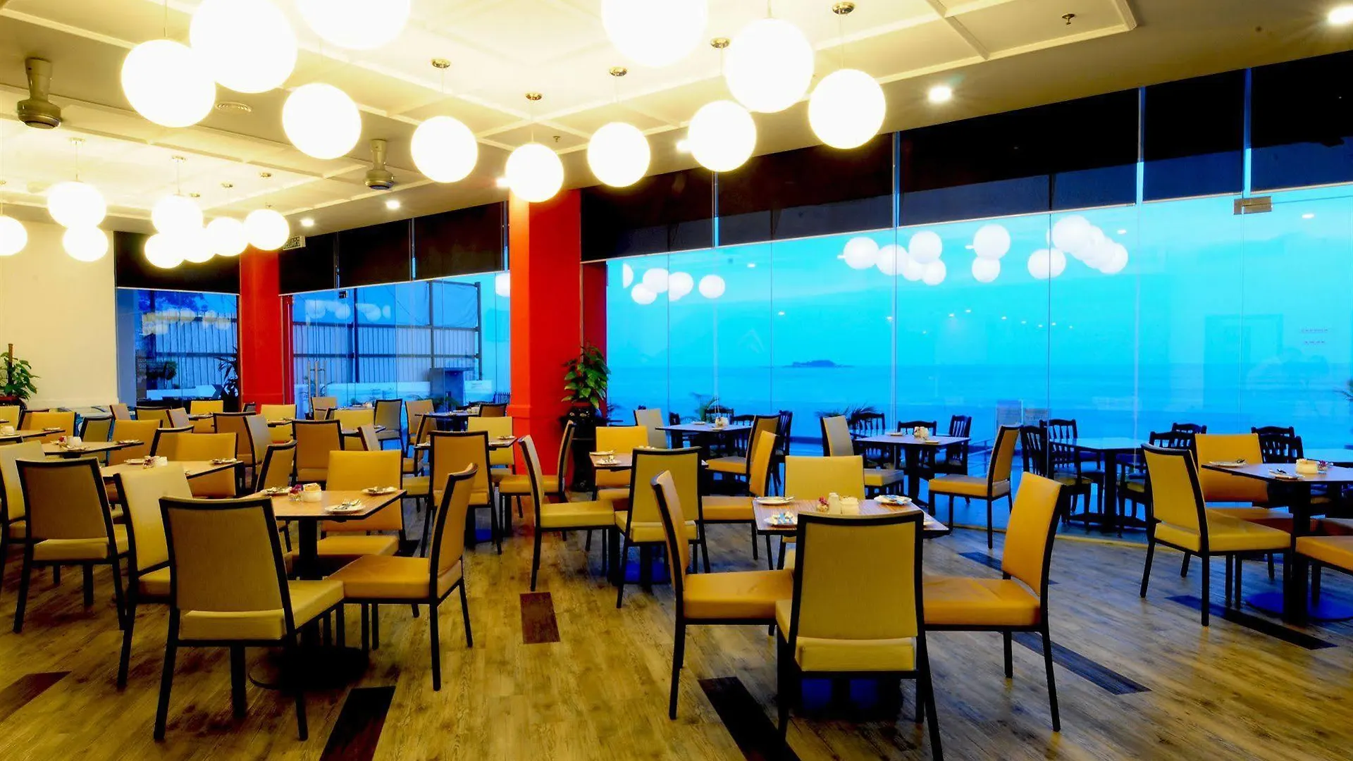 Hotel Sentral Seaview @ ​Beachfront Tanjung Bungah  Tanjung Bungah (Penang)