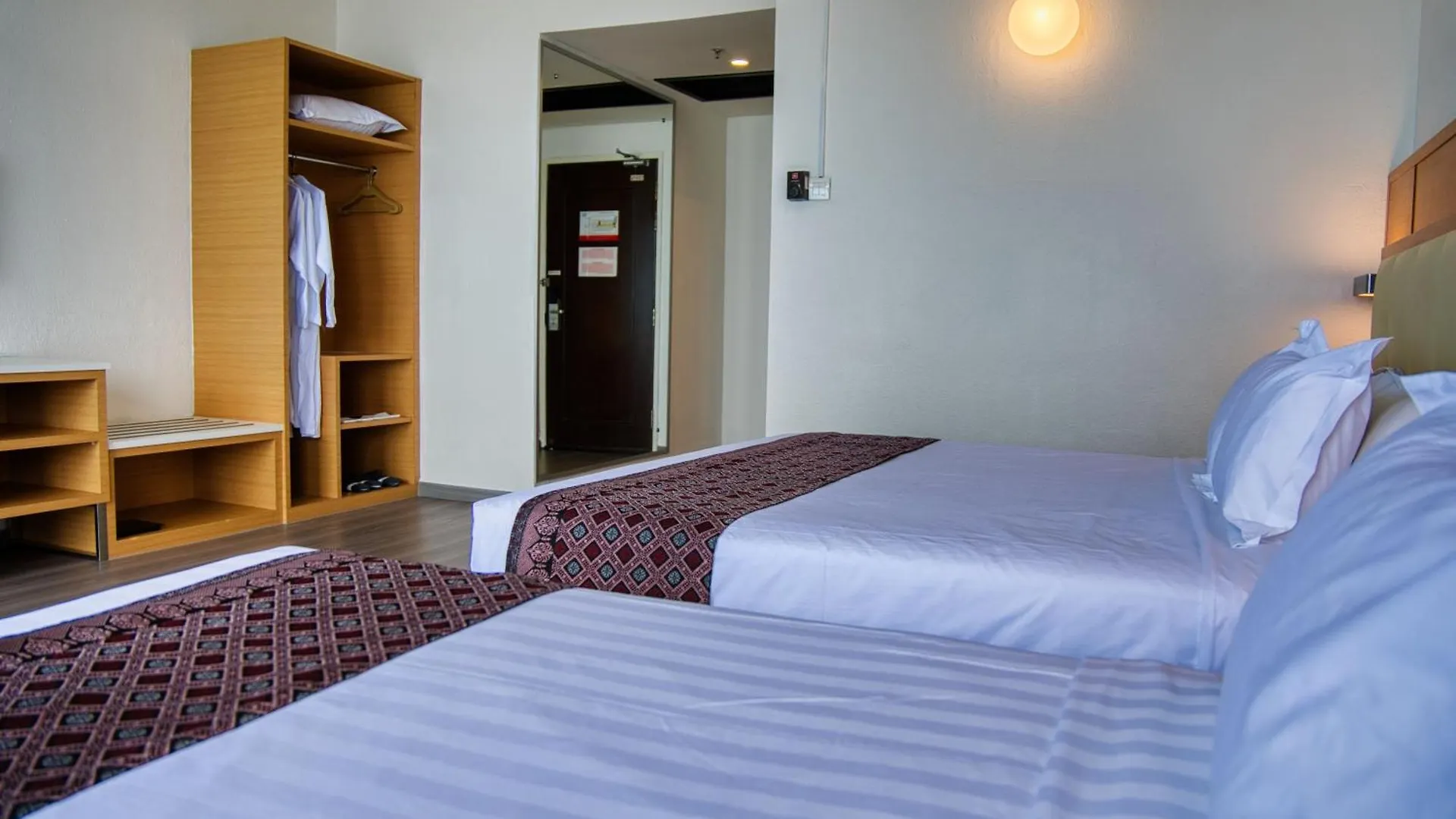 Hotel Sentral Seaview @ ​Beachfront Tanjung Bungah  Tanjung Bungah (Penang)