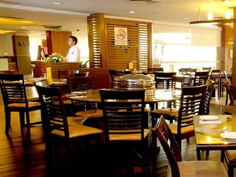 Hotel Sentral Seaview @ ​Beachfront Tanjung Bungah